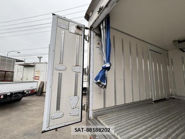 Mitsubishi CANTER 2018-11 5861033-15