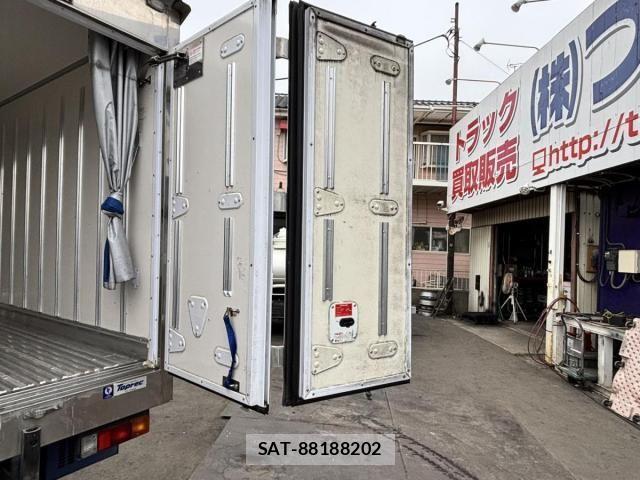 Mitsubishi CANTER 2018-11 5861033-16
