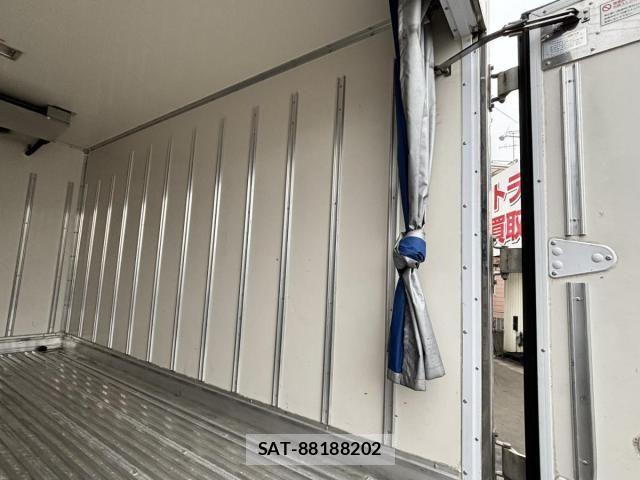 Mitsubishi CANTER 2018-11 5861033-17