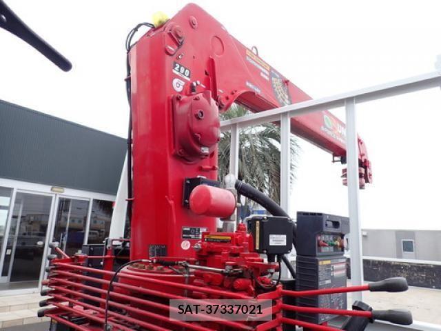 Mitsubishi CANTER 2020-03 5860945-11