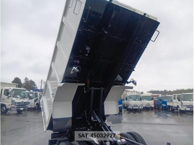 Mitsubishi CANTER 2025-11 5860937-11