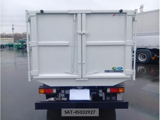 Mitsubishi CANTER 2025-11 5860937-4