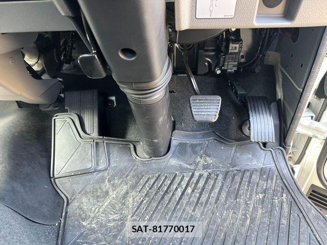 Mitsubishi CANTER 2024-04 5860951-11