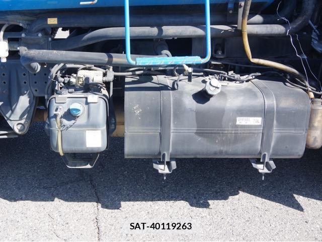 Mitsubishi CANTER 2017-02 5861082-12