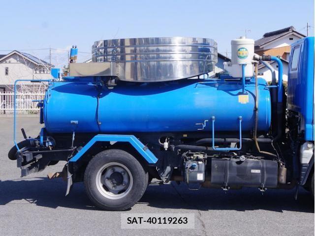 Mitsubishi CANTER 2017-02 5861082-16