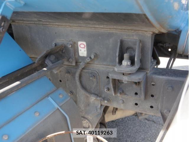 Mitsubishi CANTER 2017-02 5861082-5