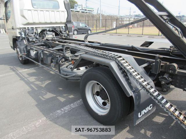 Mitsubishi CANTER 2021-04 6007878-20