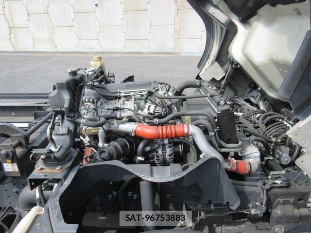 Mitsubishi CANTER 2021-04 6007878-23