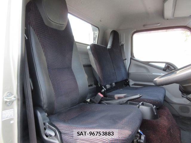 Mitsubishi CANTER 2021-04 6007878-25