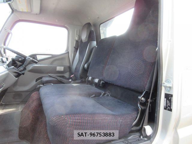 Mitsubishi CANTER 2021-04 6007878-27