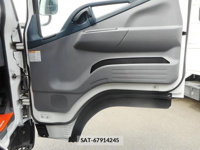 Mitsubishi CANTER 2015-05 6007980-12
