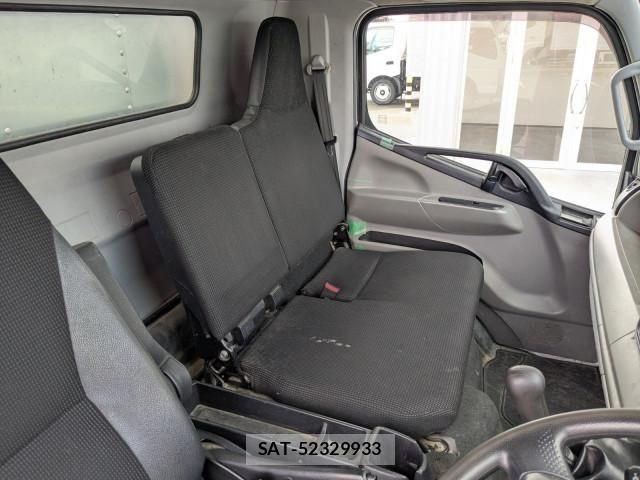 Mitsubishi CANTER 2019-03 6007945-16