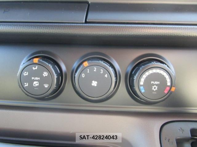 Mitsubishi CANTER 2025-12 6007889-12