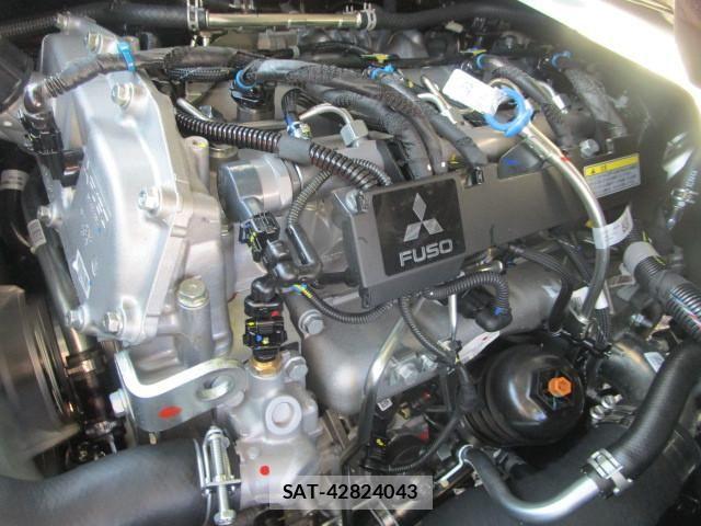 Mitsubishi CANTER 2025-12 6007889-23