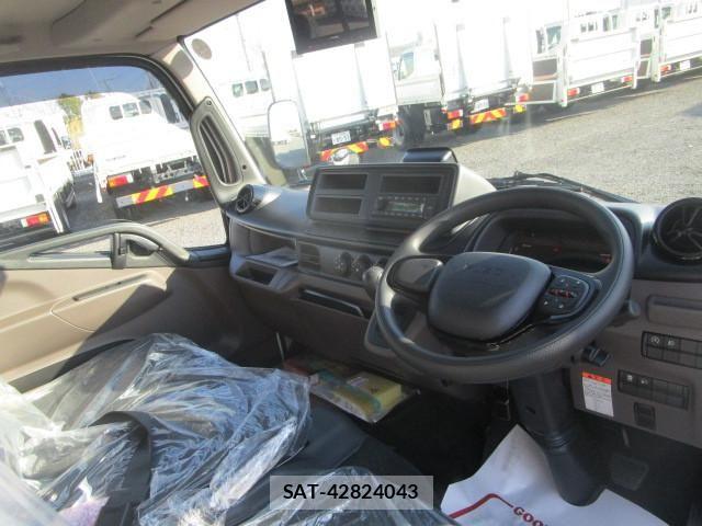 Mitsubishi CANTER 2025-12 6007889-7