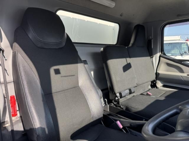 Mitsubishi CANTER 2017-11 6050318-25