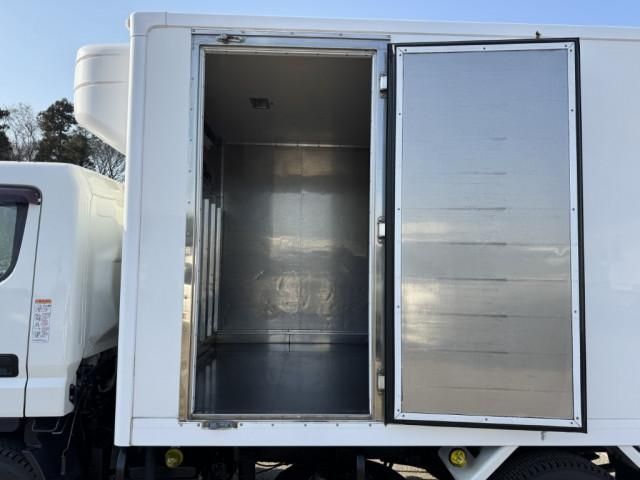 Mitsubishi CANTER 2017-11 6050318-7