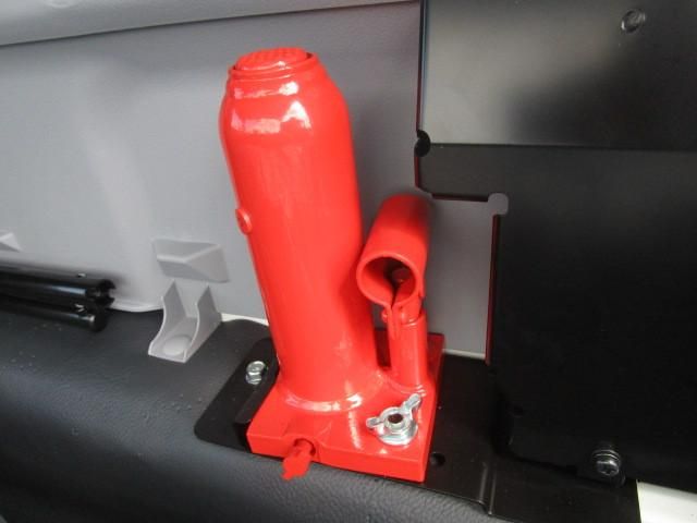 Mitsubishi CANTER 2024-09 6050282-17