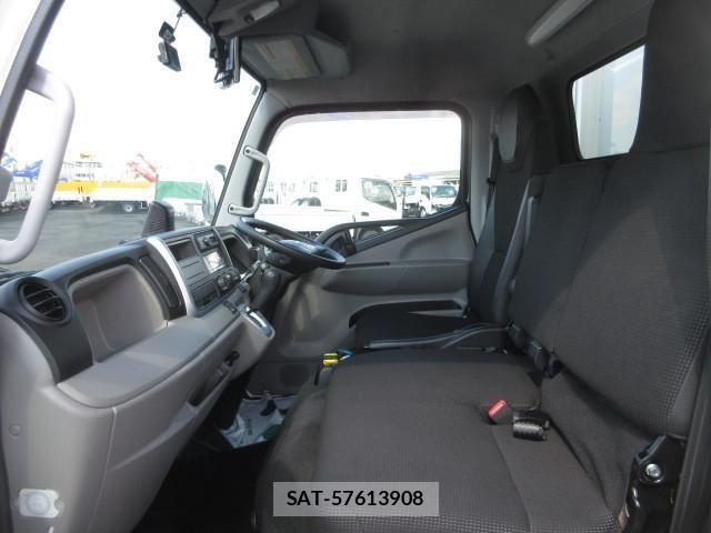 Mitsubishi CANTER 2024-10 6242591-19