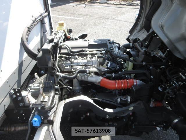 Mitsubishi CANTER 2024-10 6242591-22