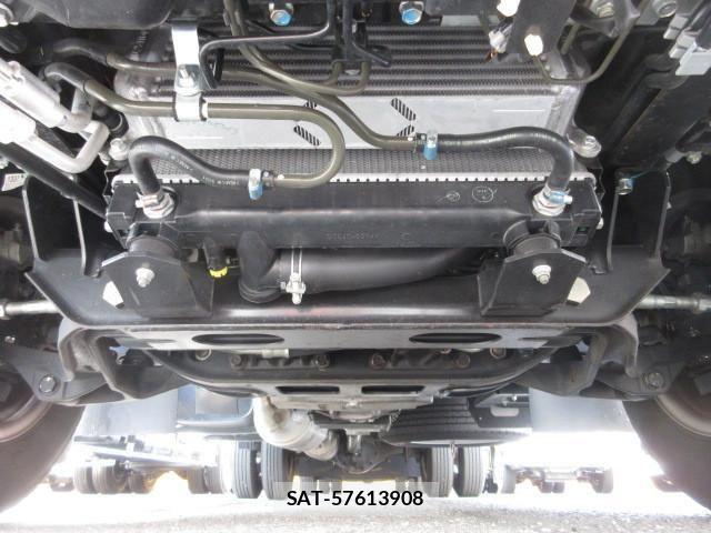 Mitsubishi CANTER 2024-10 6242591-23