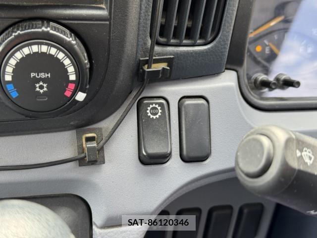 Mitsubishi CANTER 2015-02 6242614-27