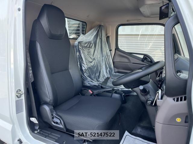 Mitsubishi CANTER 2025-12 6242588-9