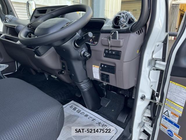 Mitsubishi CANTER 2025-12 6242588-12