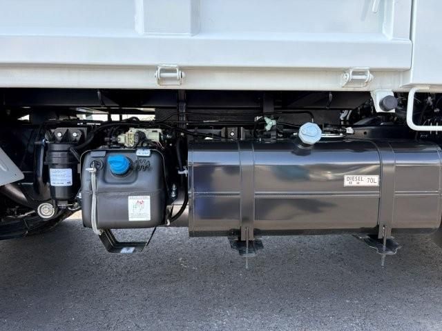 Mitsubishi CANTER 2025-12 6274310-15