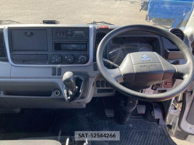 Mitsubishi CANTER 2017-02 6495825-6