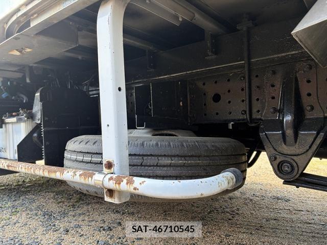 Mitsubishi CANTER 2011-12 6495842-9
