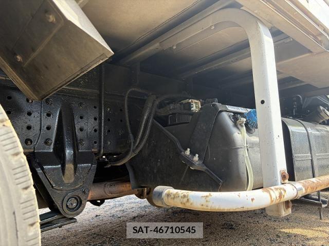 Mitsubishi CANTER 2011-12 6495842-11
