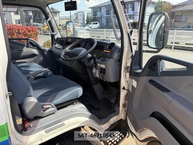 Mitsubishi CANTER 2011-12 6495842-12