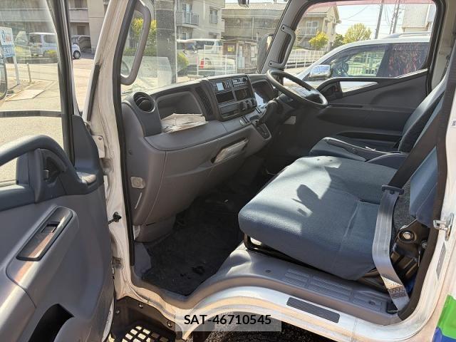 Mitsubishi CANTER 2011-12 6495842-15