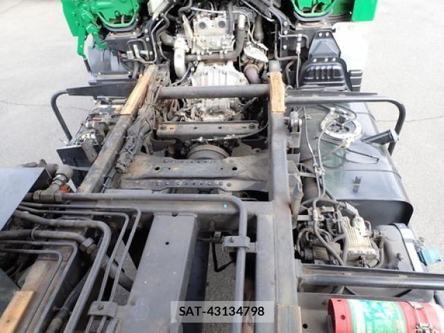 Mitsubishi CANTER 2015-08 6495799-11