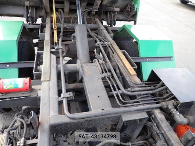 Mitsubishi CANTER 2015-08 6495799-12