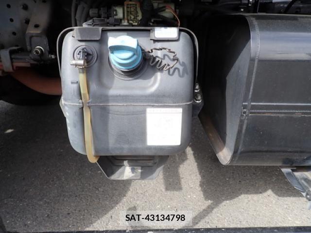 Mitsubishi CANTER 2015-08 6495799-17