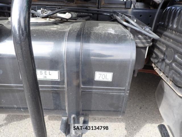 Mitsubishi CANTER 2015-08 6495799-18
