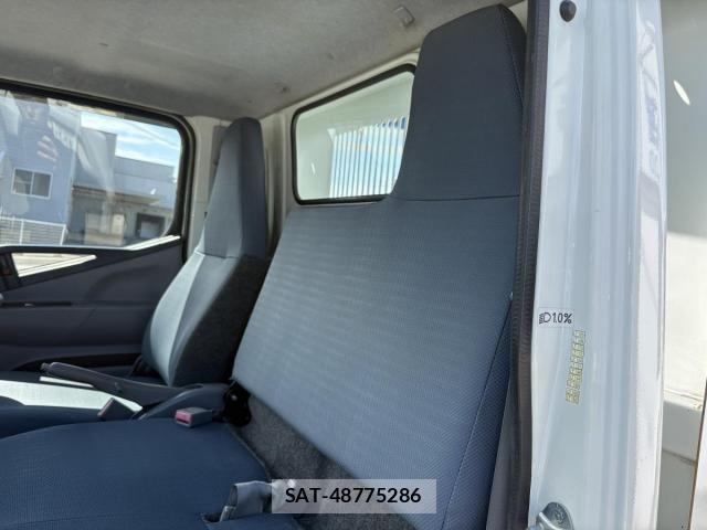 Mitsubishi CANTER 2012-03 6495819-18