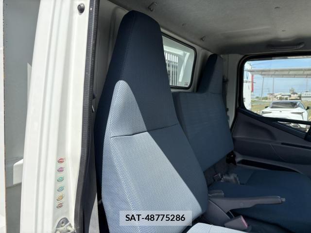 Mitsubishi CANTER 2012-03 6495819-22