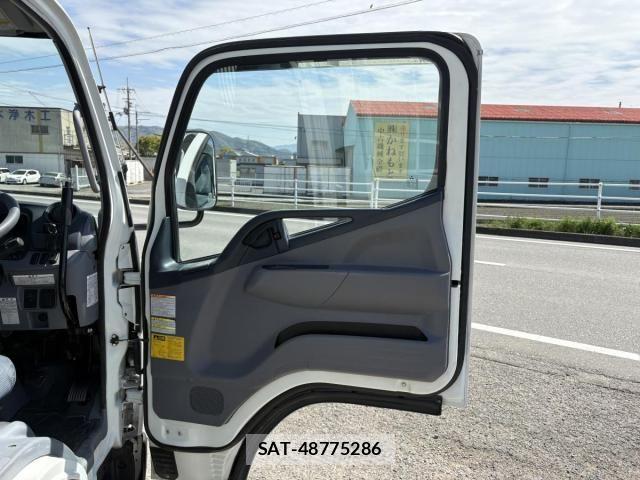 Mitsubishi CANTER 2012-03 6495819-27