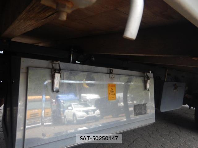 Mitsubishi CANTER 2016-05 6525784-16