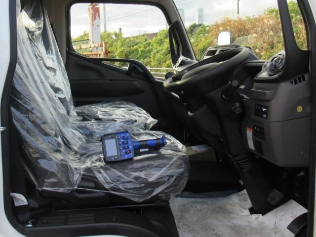 Mitsubishi CANTER 2025-12 6596105-19