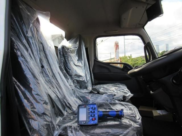 Mitsubishi CANTER 2025-12 6596105-23