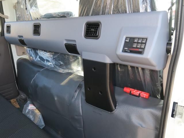 Mitsubishi CANTER 2025-08 6596130-20