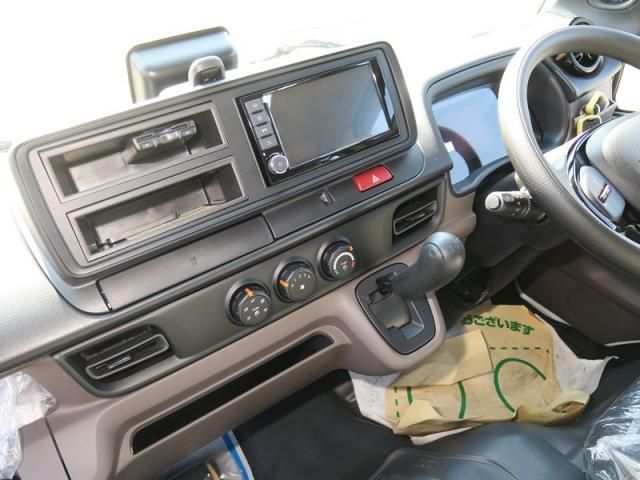 Mitsubishi CANTER 2025-08 6596130-22