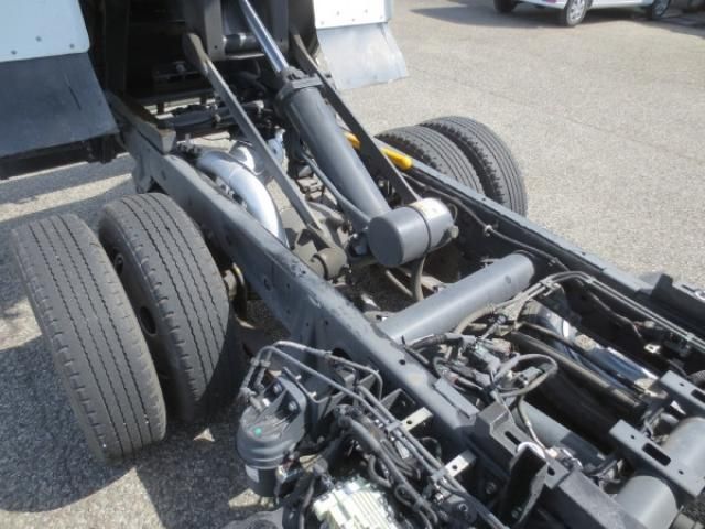 Mitsubishi CANTER 2016-02 6596185-12