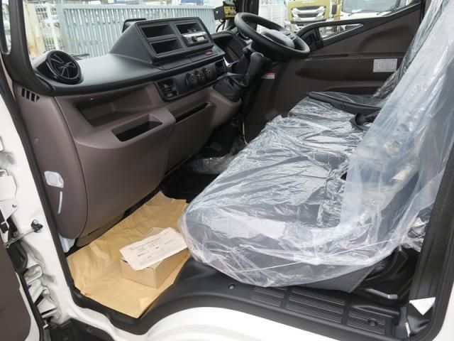 Mitsubishi CANTER 2025-03 6596099-25