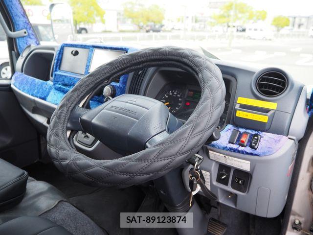 Mitsubishi CANTER 2013-09 6610966-1