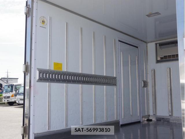 Mitsubishi CANTER 2019-04 6670710-13